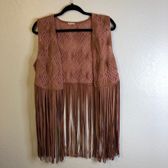 En Creme Jackets & Blazers - En Creme Mauve Pink Fringe Crochet Vest